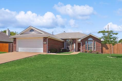 1025 NW Park Meadow Lane Burleson TX 76028