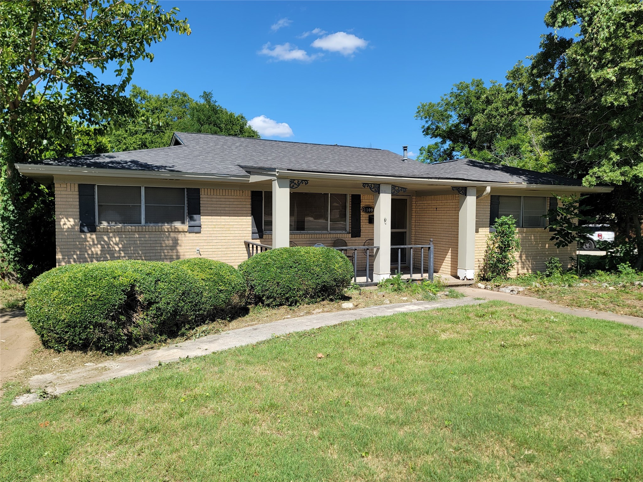 1109 N Harbin Drive Stephenville TX 76401