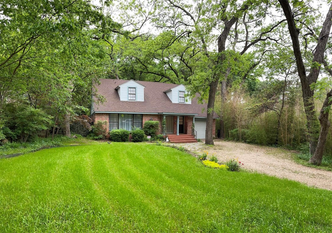 1335 N Edgefield Avenue Dallas TX 75208