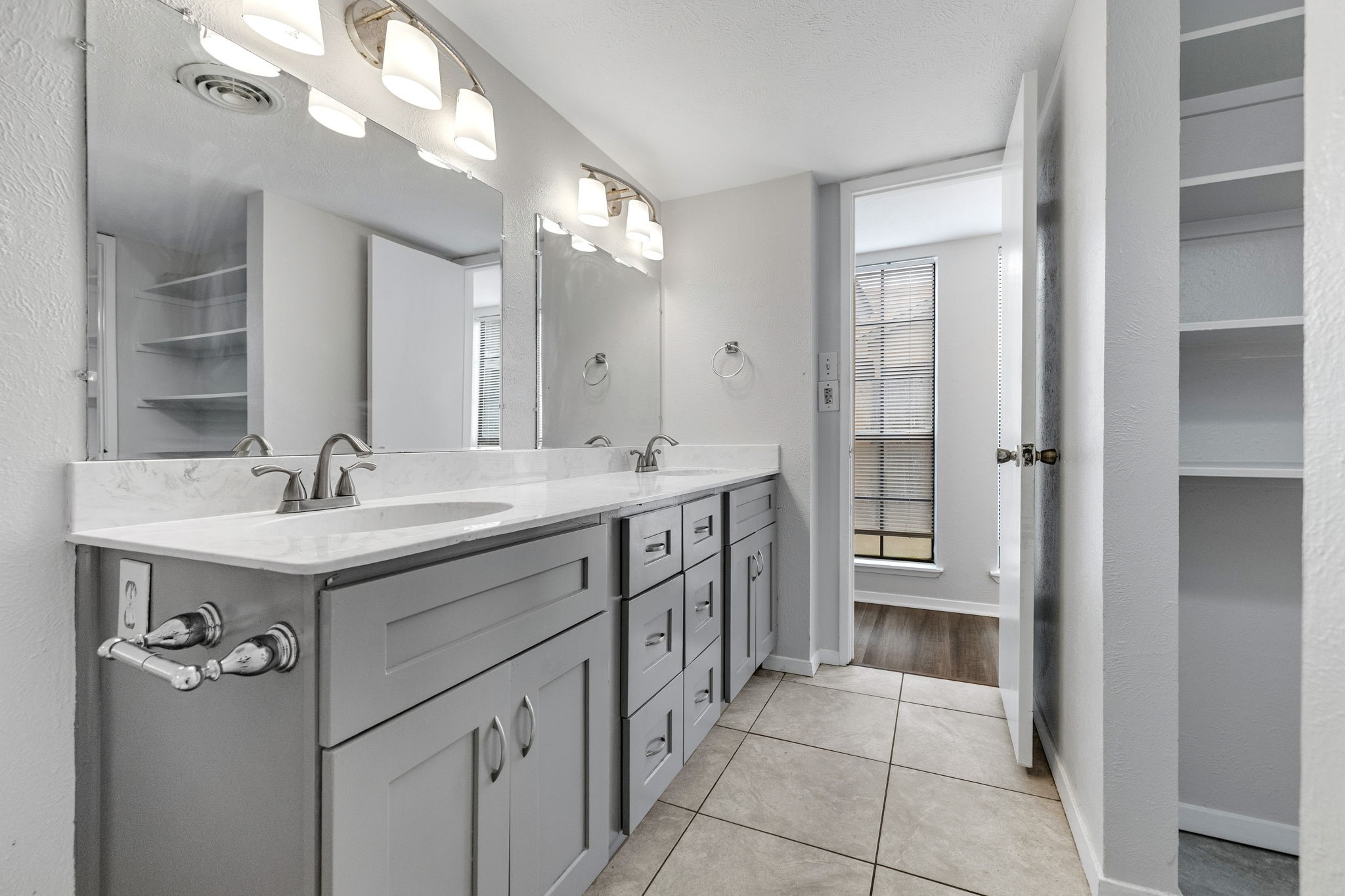 4627 Chapman Street The Colony TX 75056
