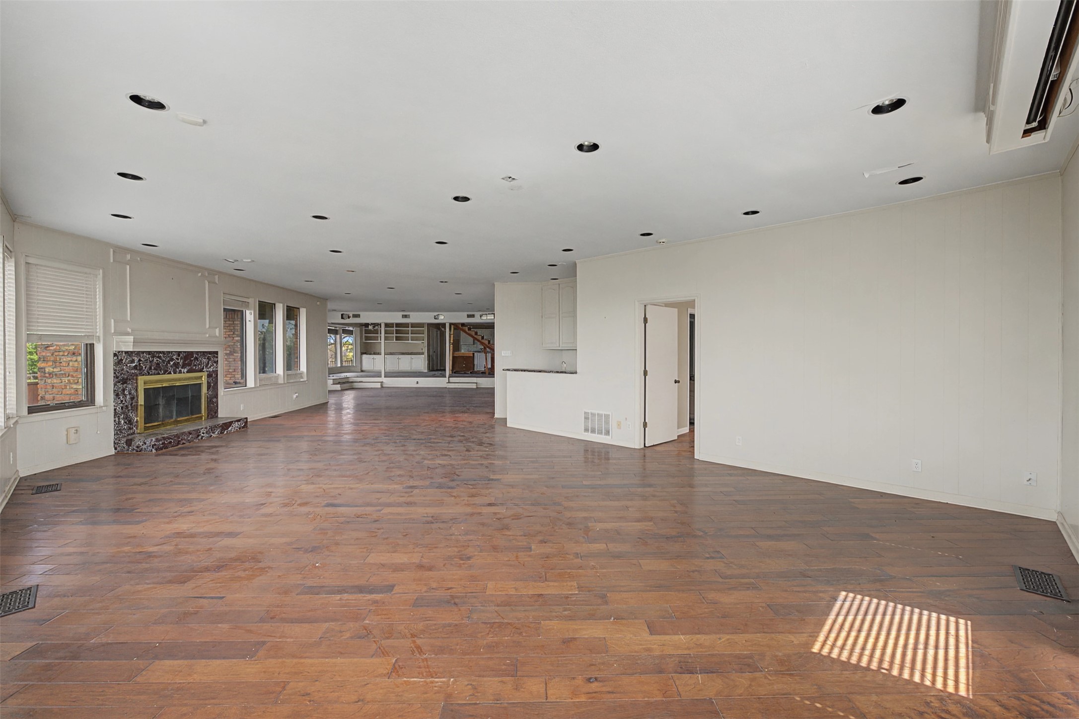 1434 Crownhill Drive Arlington TX 76012