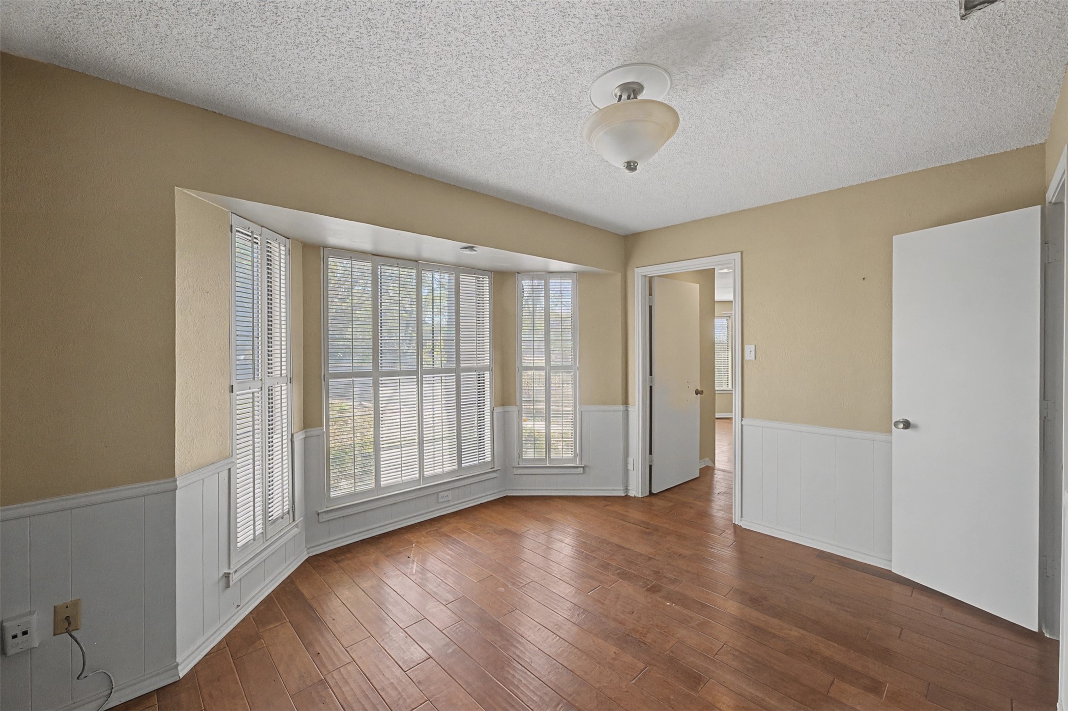 1434 Crownhill Drive Arlington TX 76012