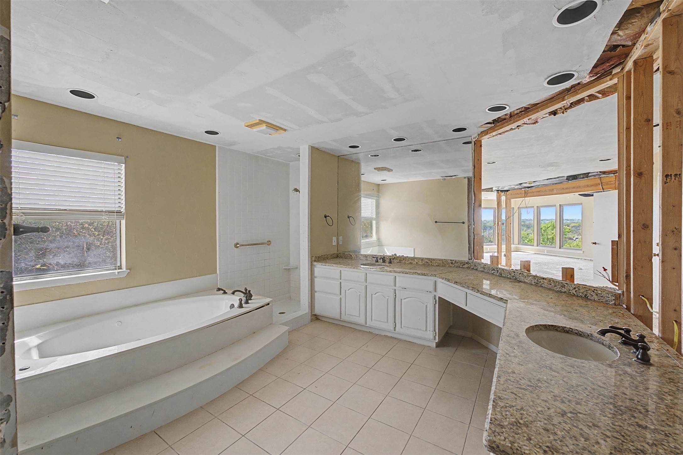 1434 Crownhill Drive Arlington TX 76012