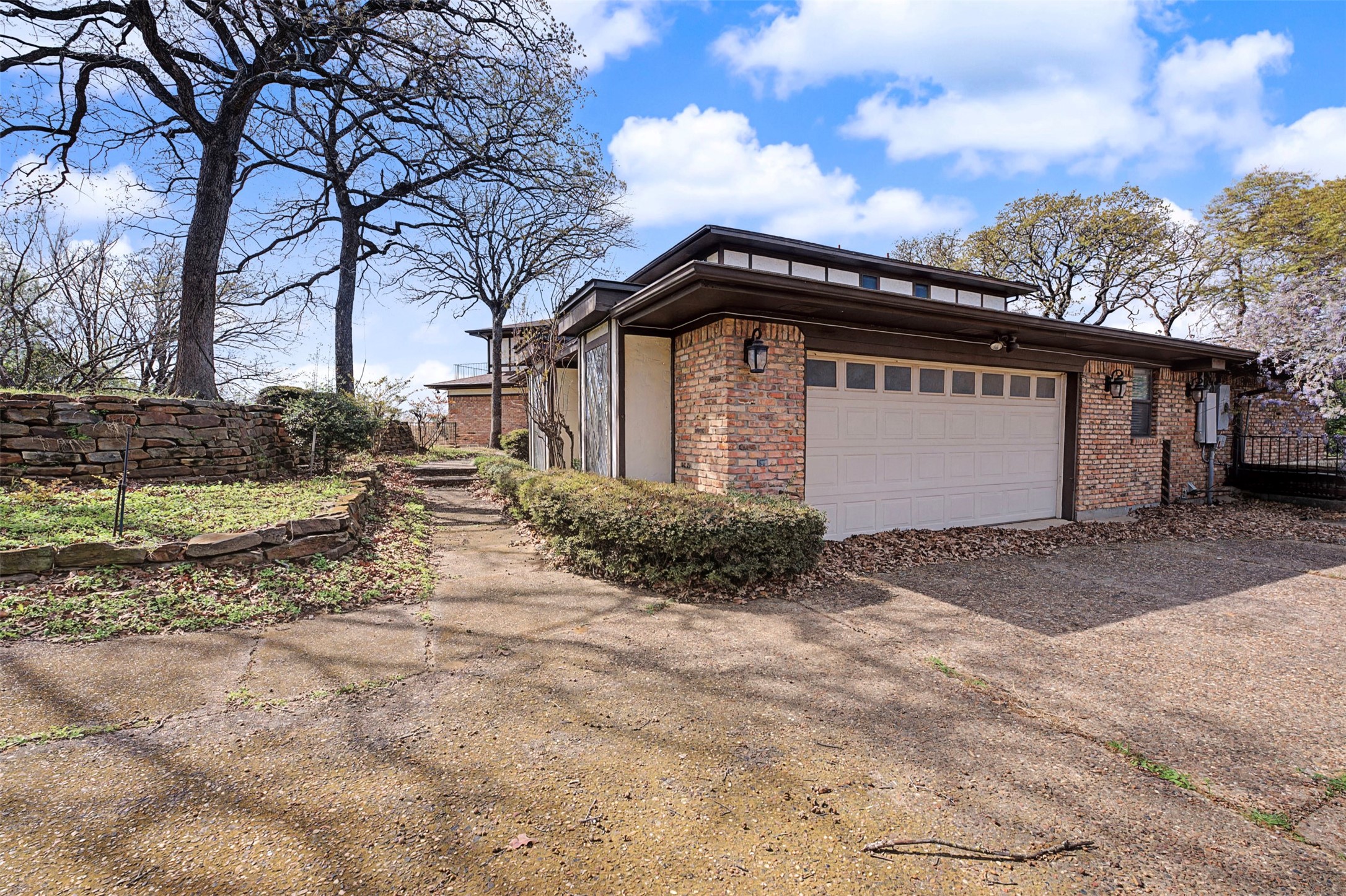 1434 Crownhill Drive Arlington TX 76012