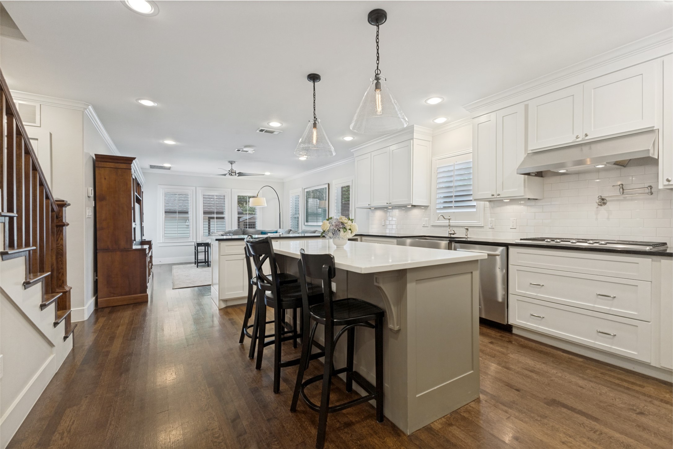 5946 Mercedes Avenue Dallas TX 75206