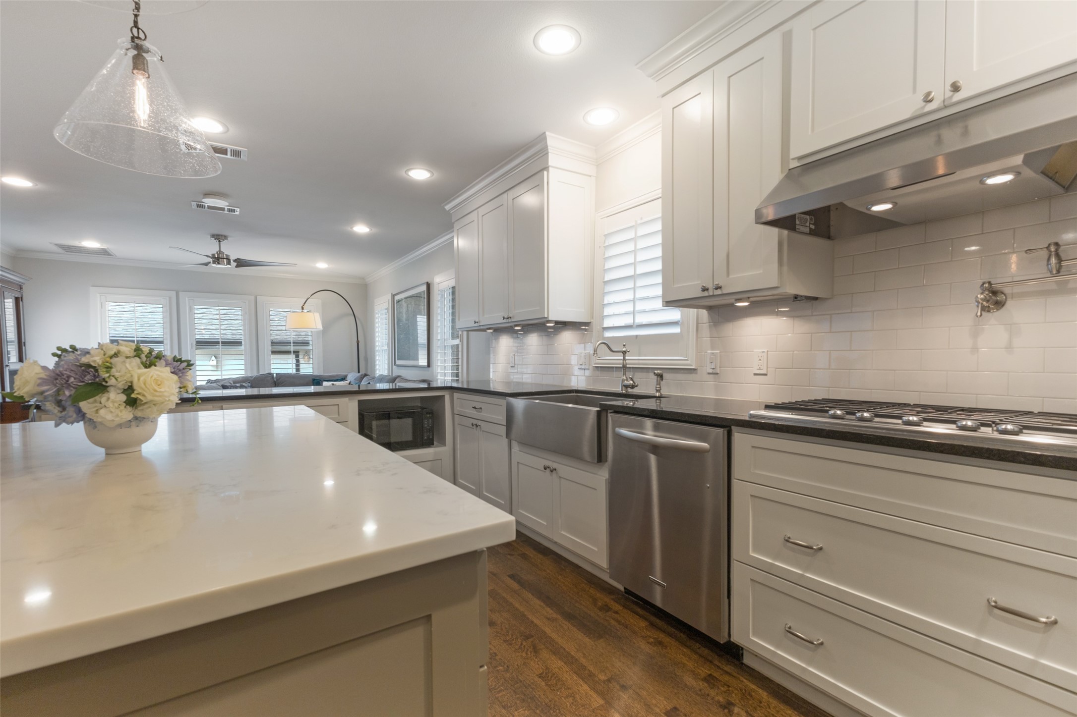 5946 Mercedes Avenue Dallas TX 75206