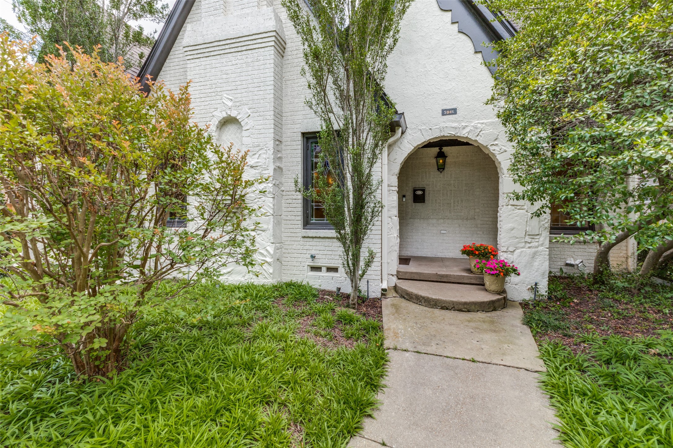 5946 Mercedes Avenue Dallas TX 75206