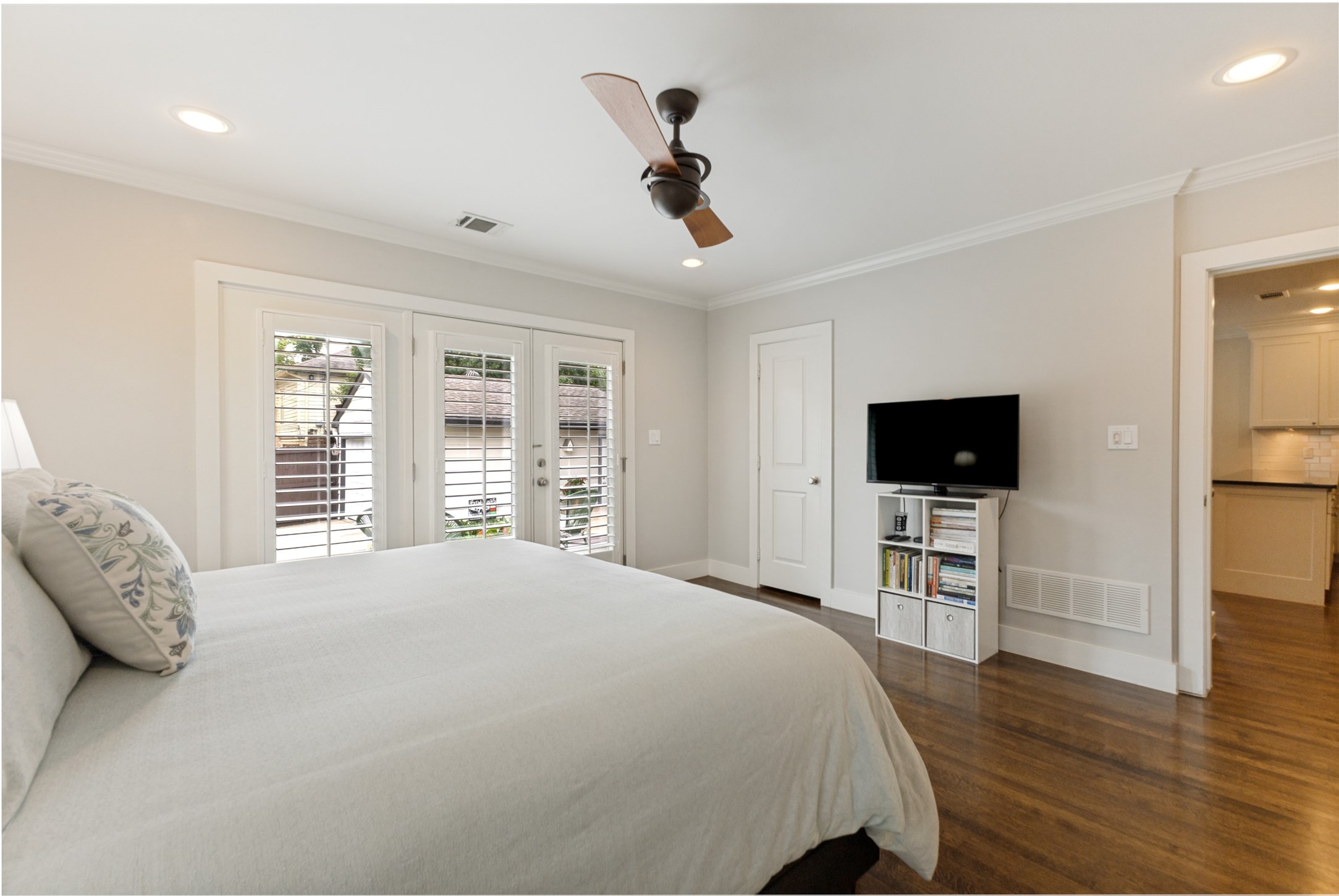 5946 Mercedes Avenue Dallas TX 75206