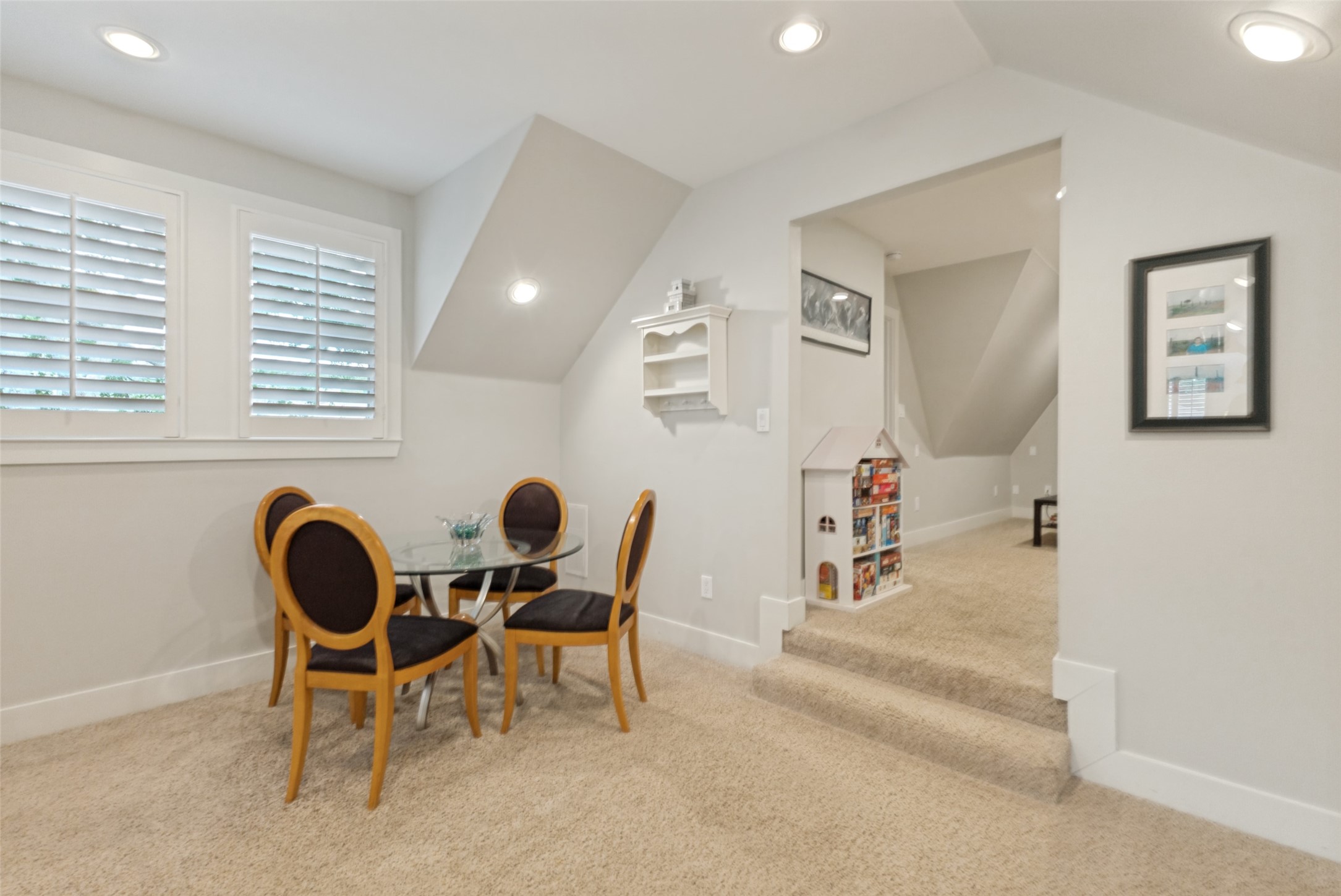 5946 Mercedes Avenue Dallas TX 75206