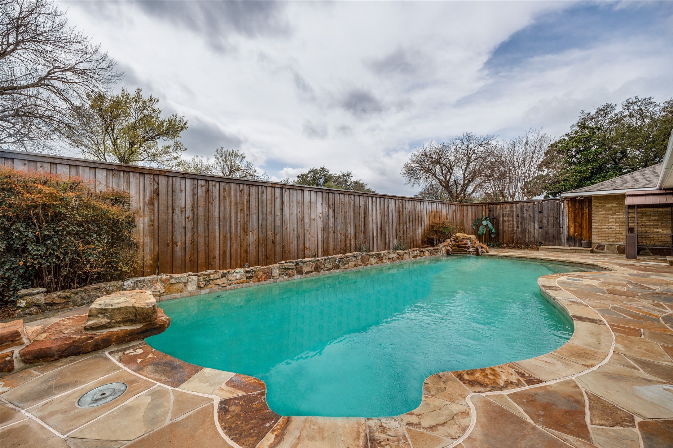 7148 Roundrock Road Dallas TX 75248