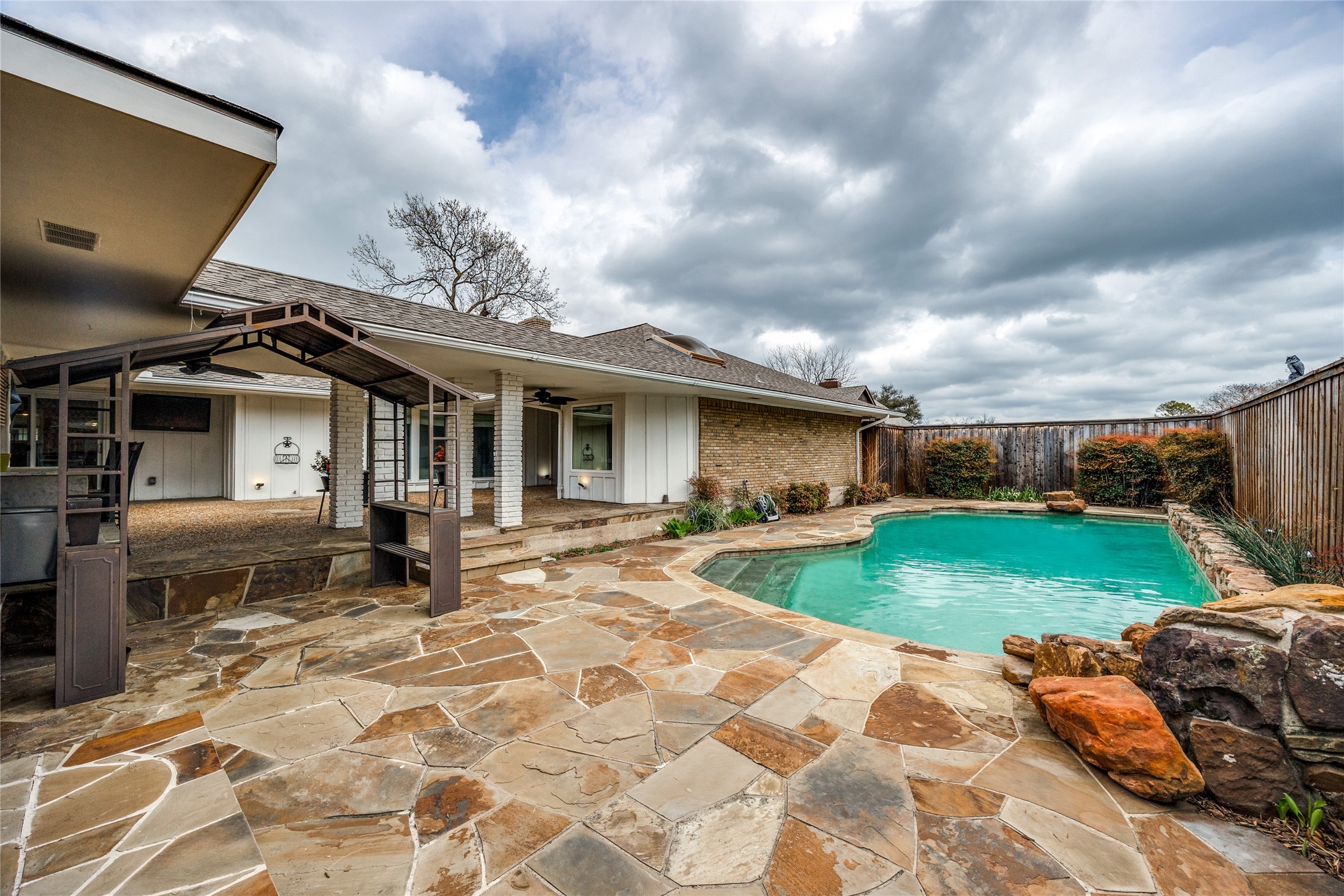 7148 Roundrock Road Dallas TX 75248