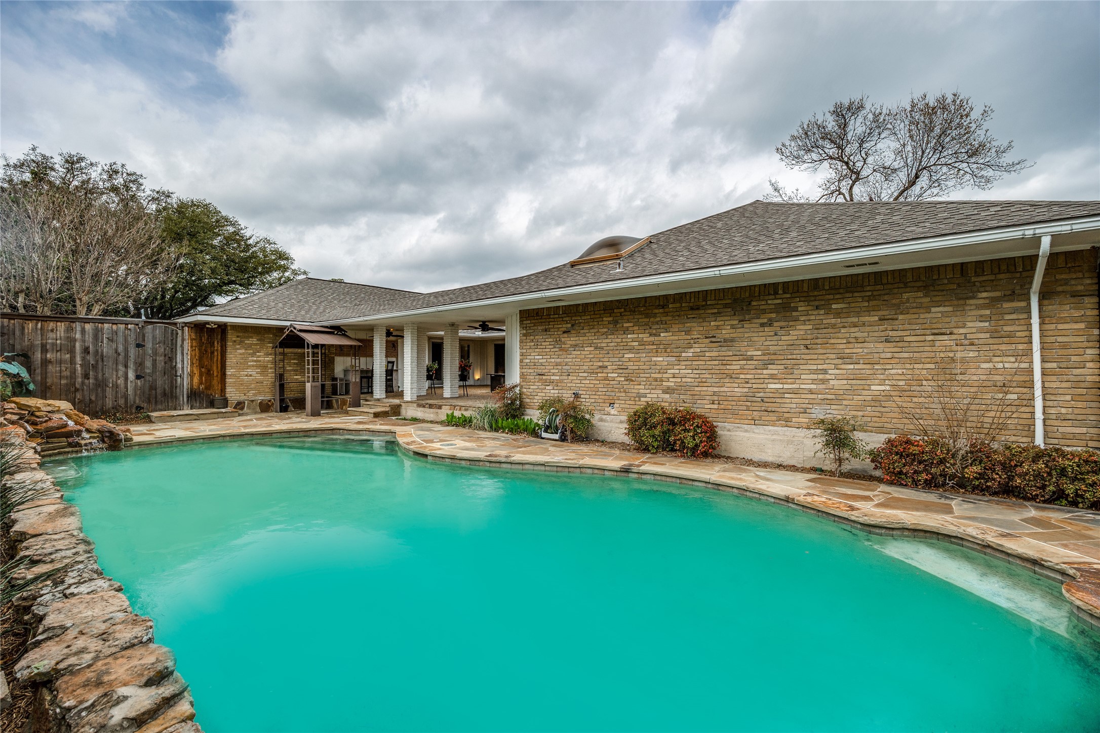 7148 Roundrock Road Dallas TX 75248