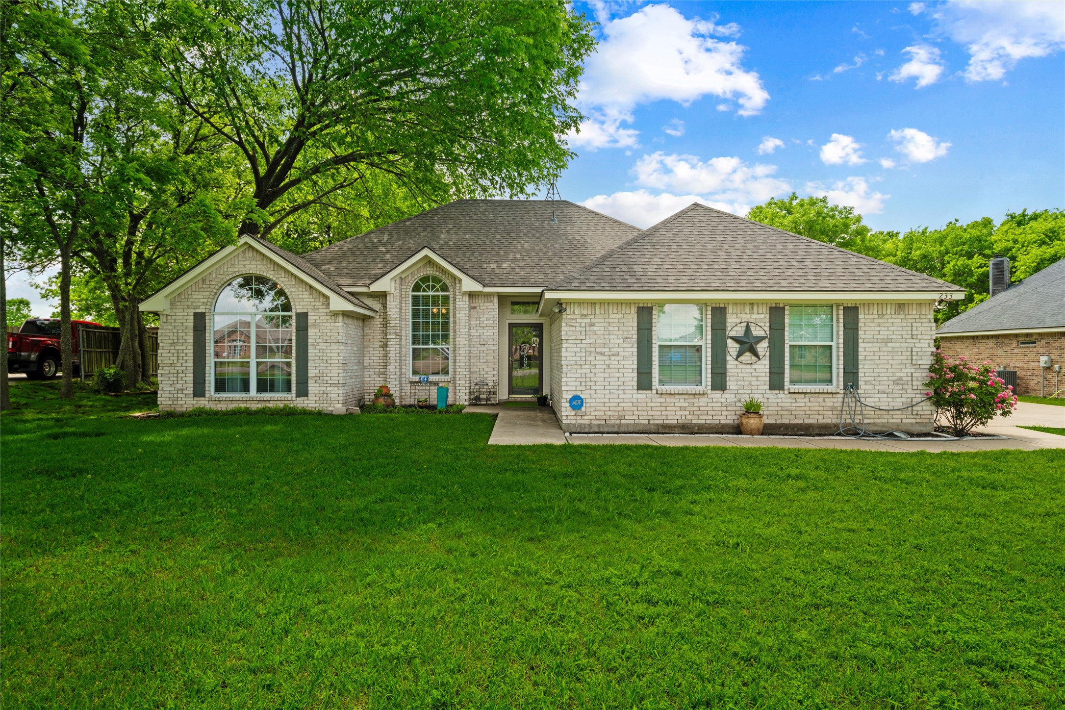 233 Country Meadows Drive Waxahachie TX 75165