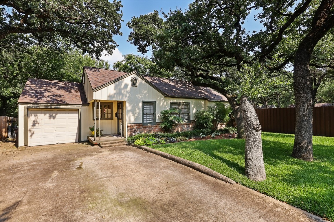 2012 Balsam Street Fort Worth TX 76111