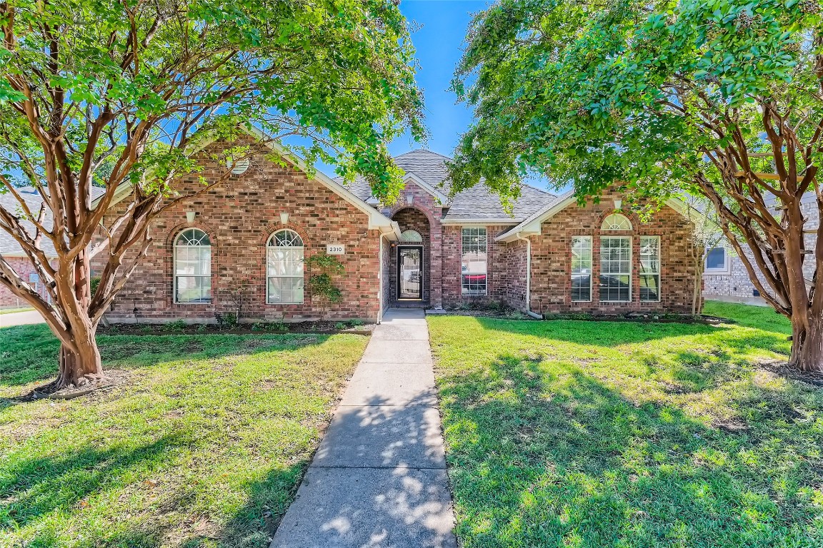 2310 Glenmoor Drive Arlington TX 76001