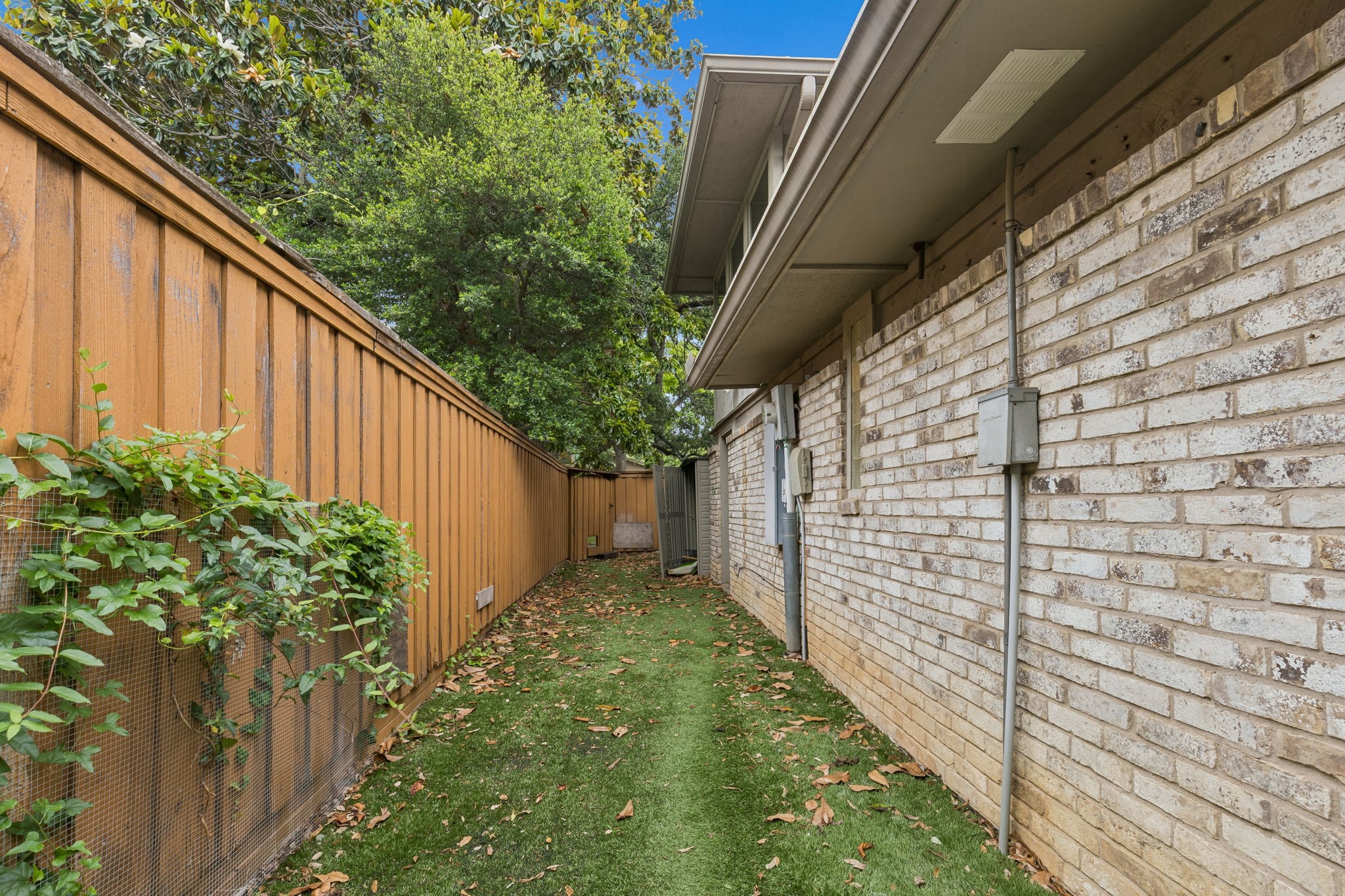 6725 Caulfield Drive Dallas TX 75248