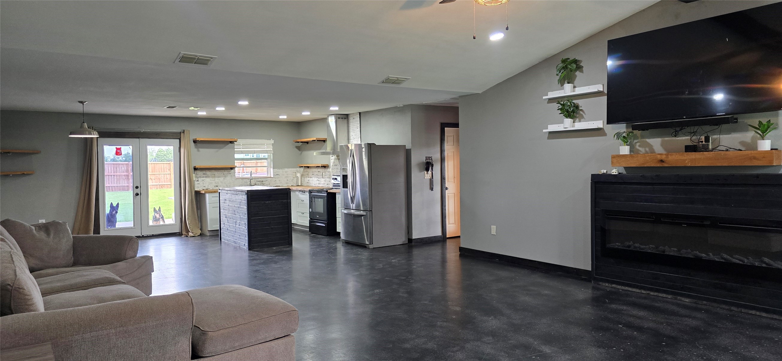 1410 Rs County Road 1235 Point TX 75472