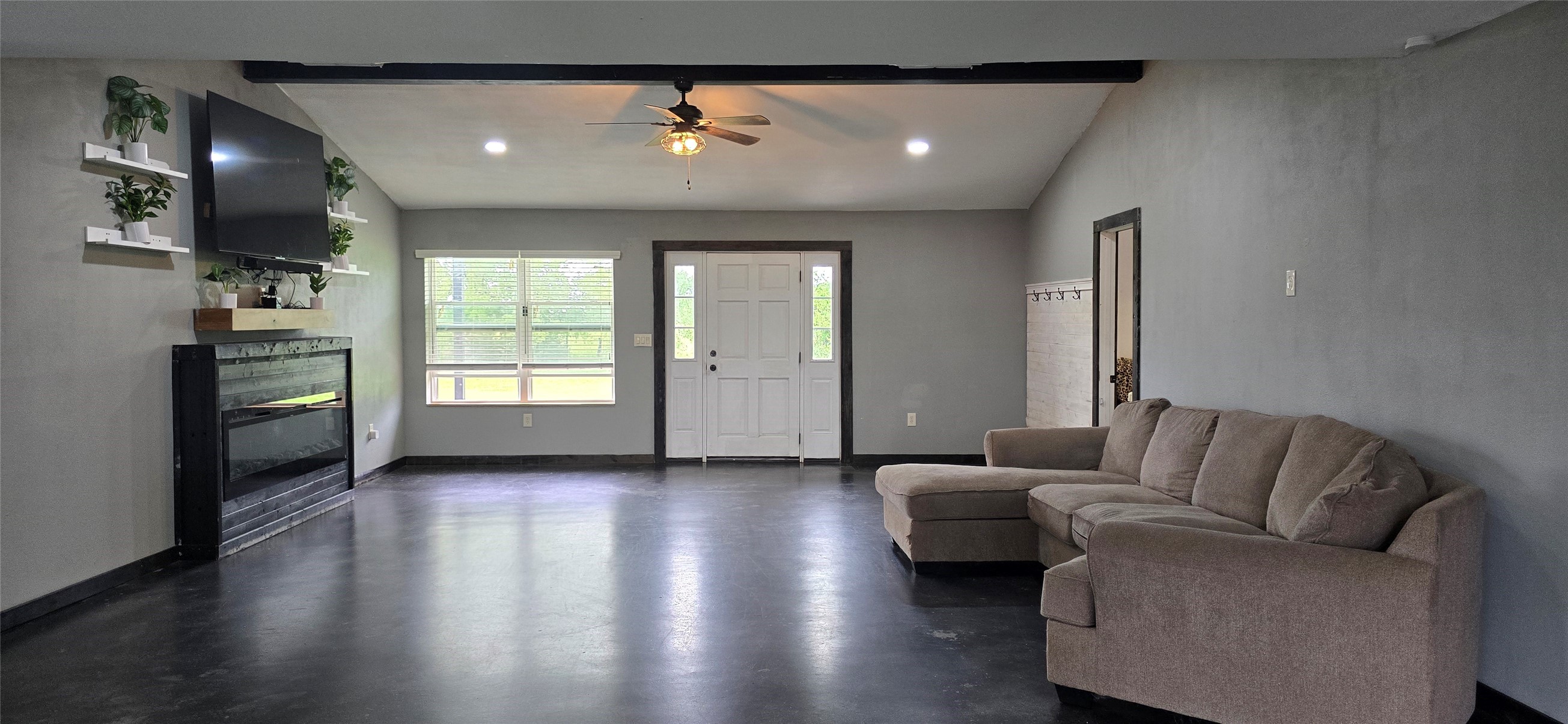 1410 Rs County Road 1235 Point TX 75472