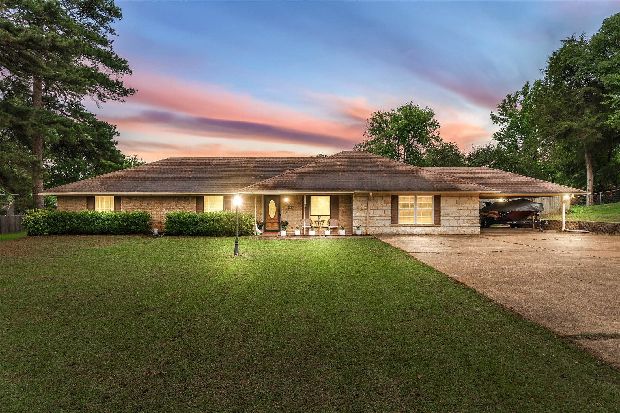 2203 Woodbine Drive Gladewater TX 75647