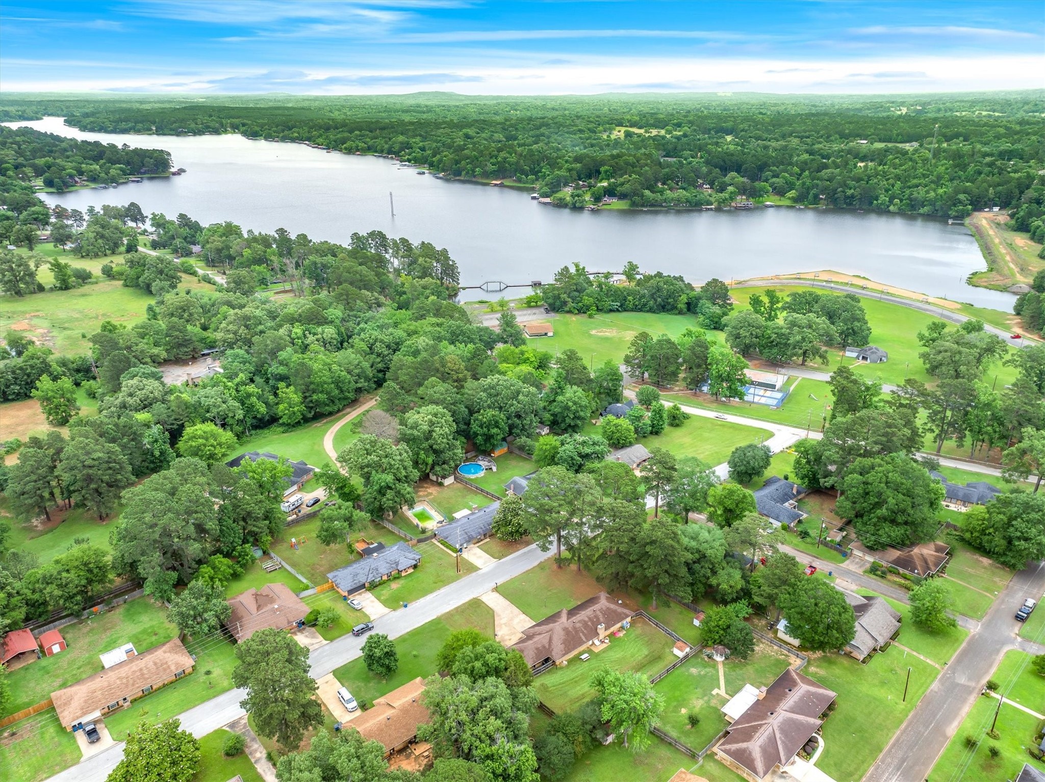 2203 Woodbine Drive Gladewater TX 75647
