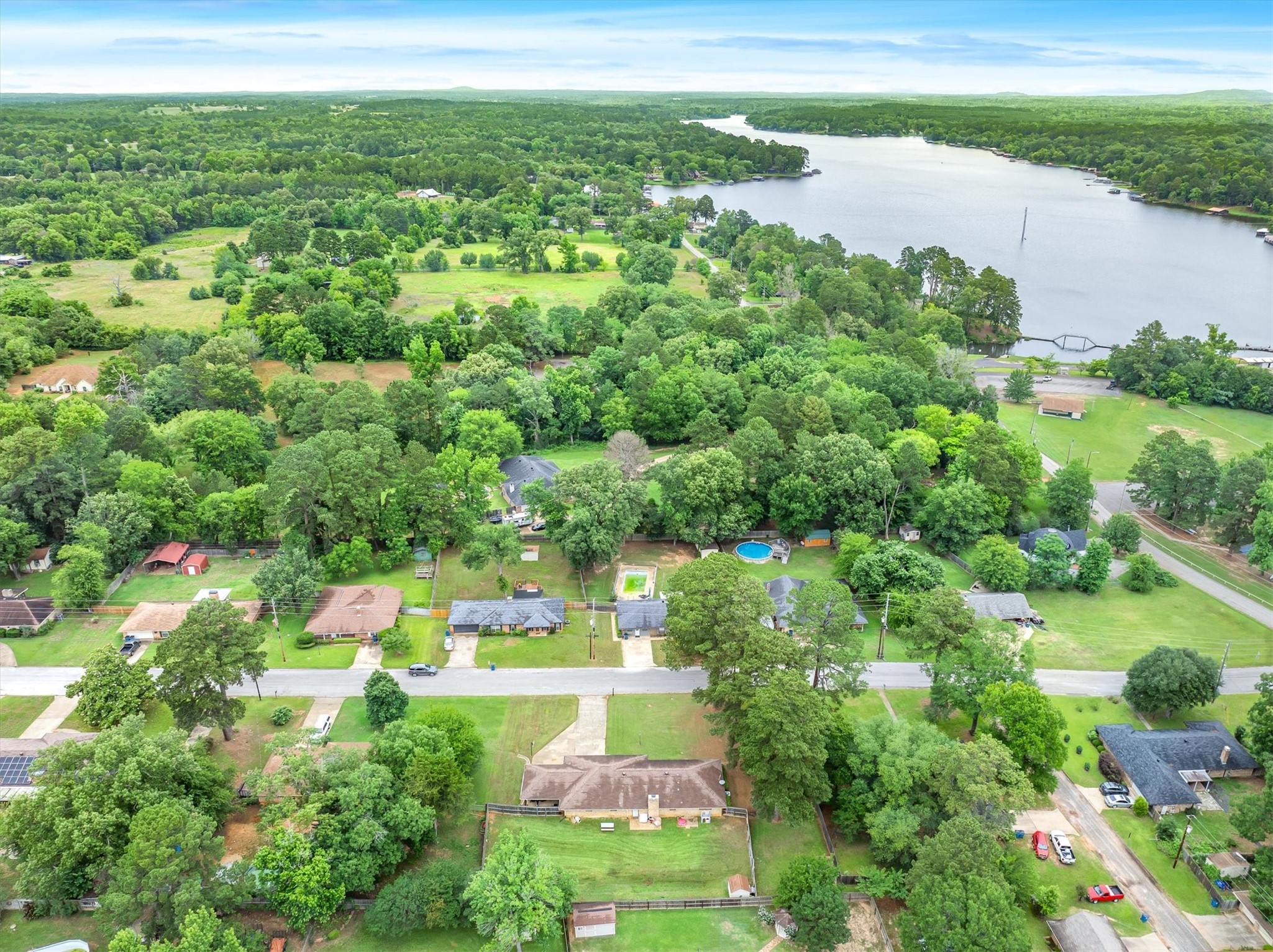 2203 Woodbine Drive Gladewater TX 75647