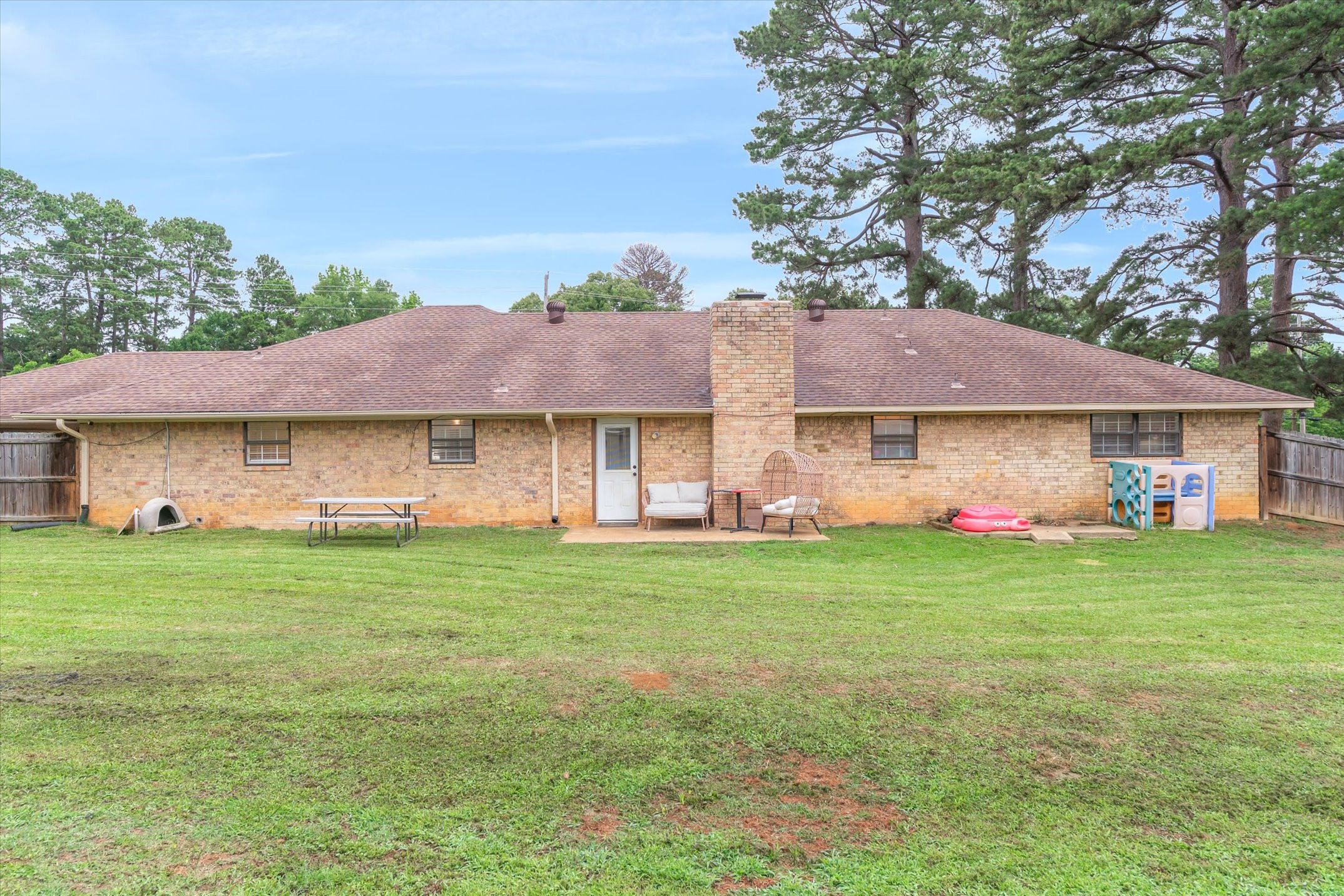 2203 Woodbine Drive Gladewater TX 75647