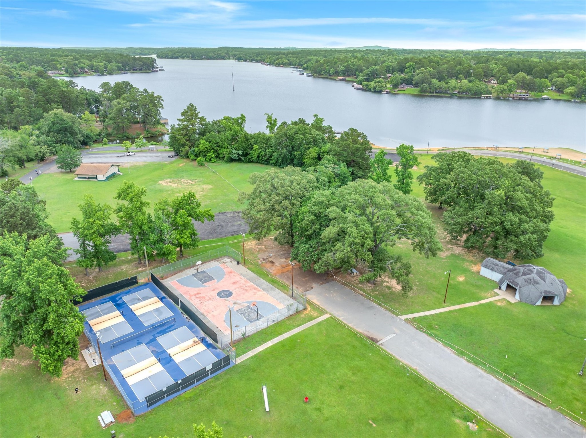 2203 Woodbine Drive Gladewater TX 75647