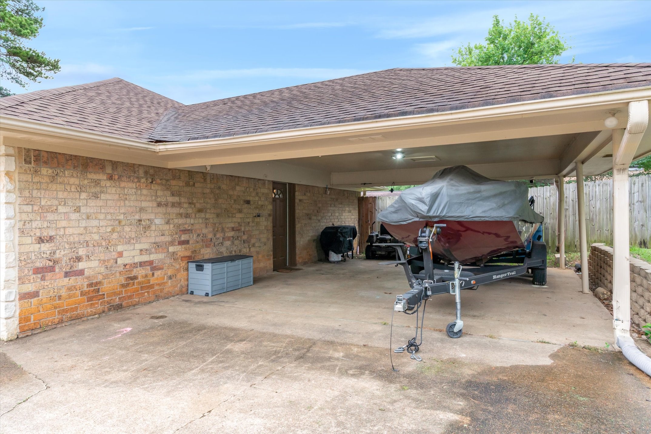 2203 Woodbine Drive Gladewater TX 75647