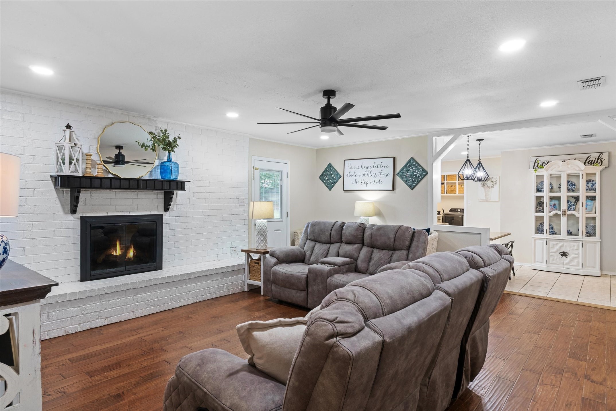 2203 Woodbine Drive Gladewater TX 75647