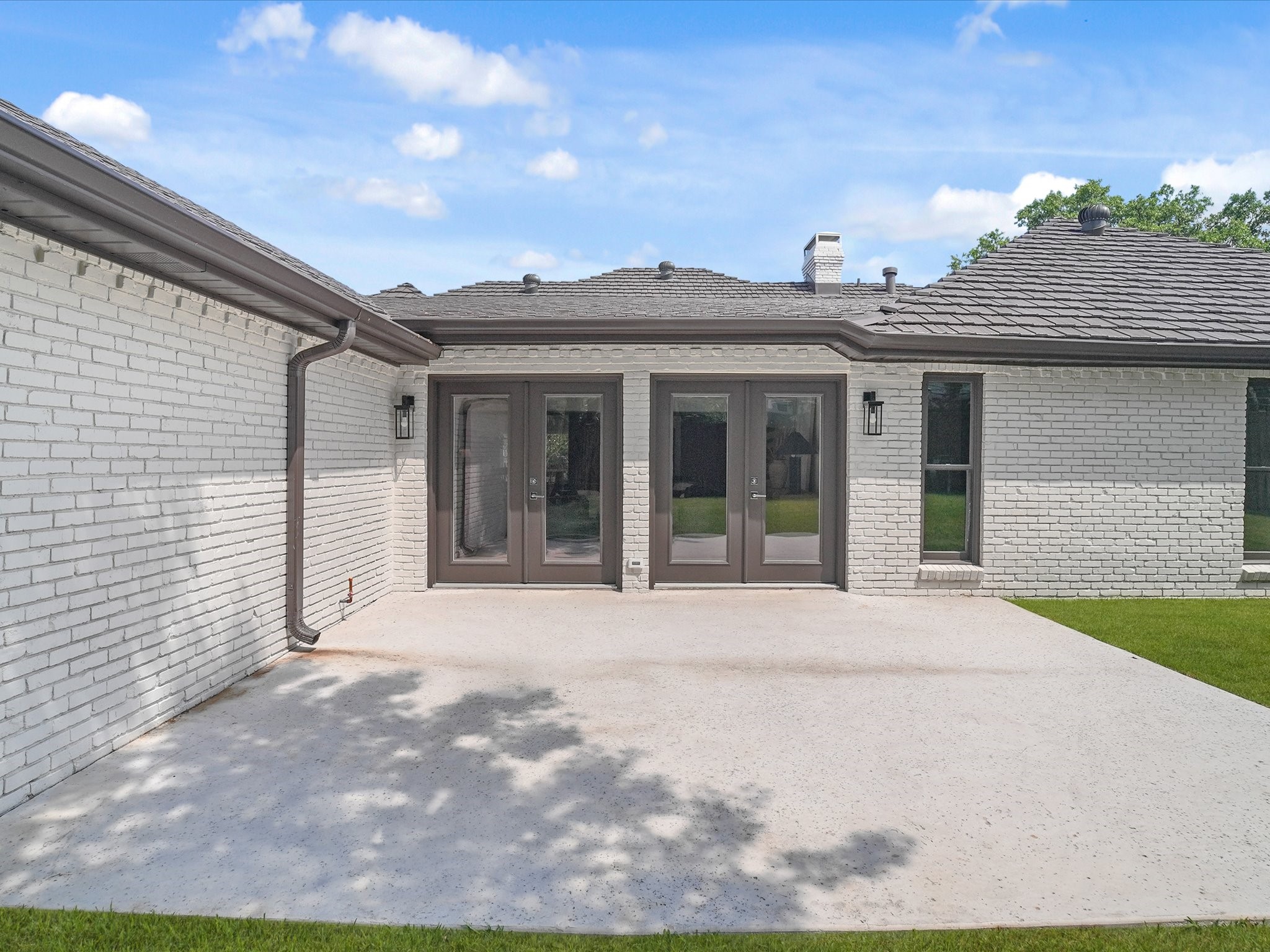 7124 Meadow Road Dallas TX 75230