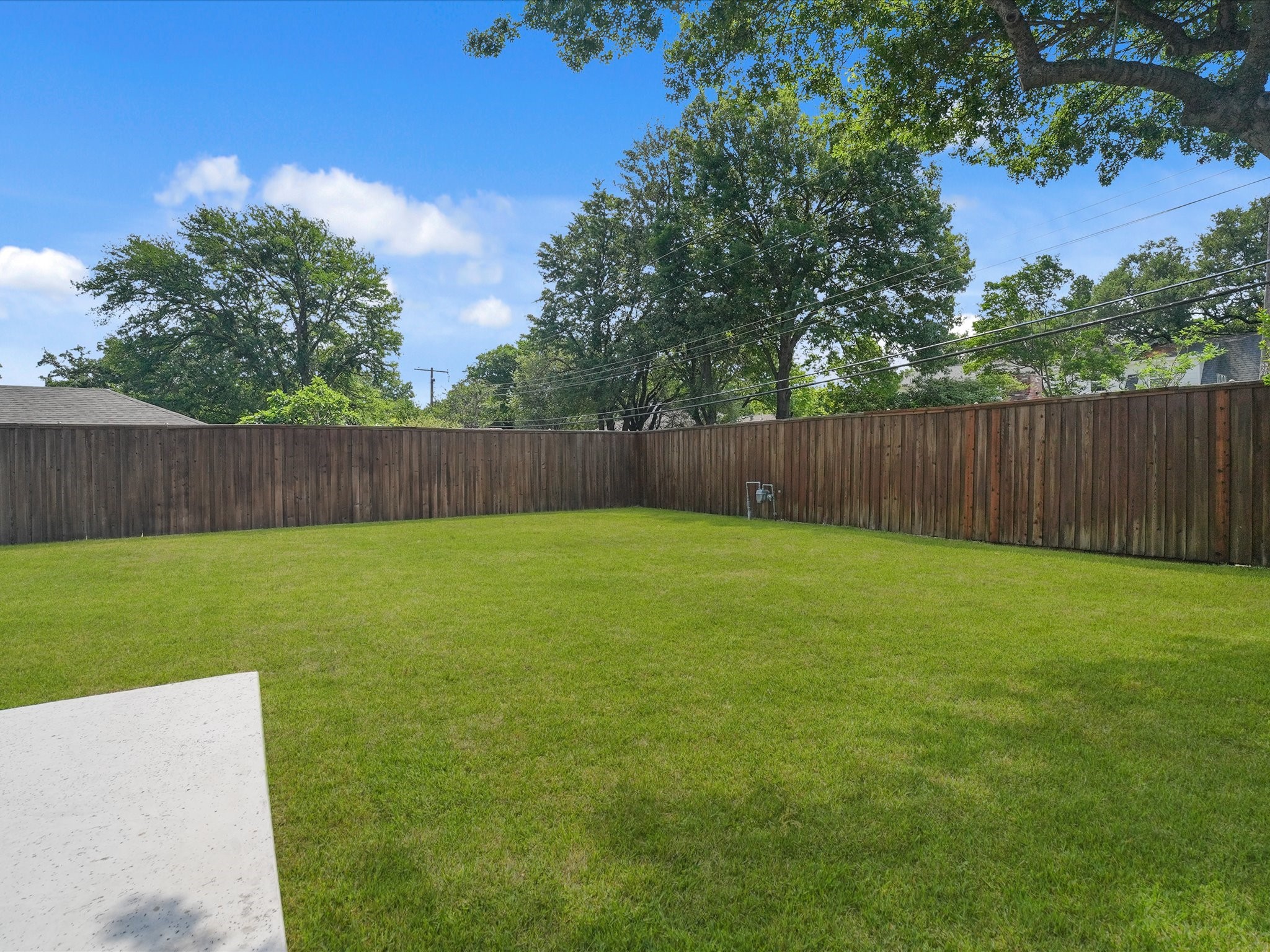 7124 Meadow Road Dallas TX 75230