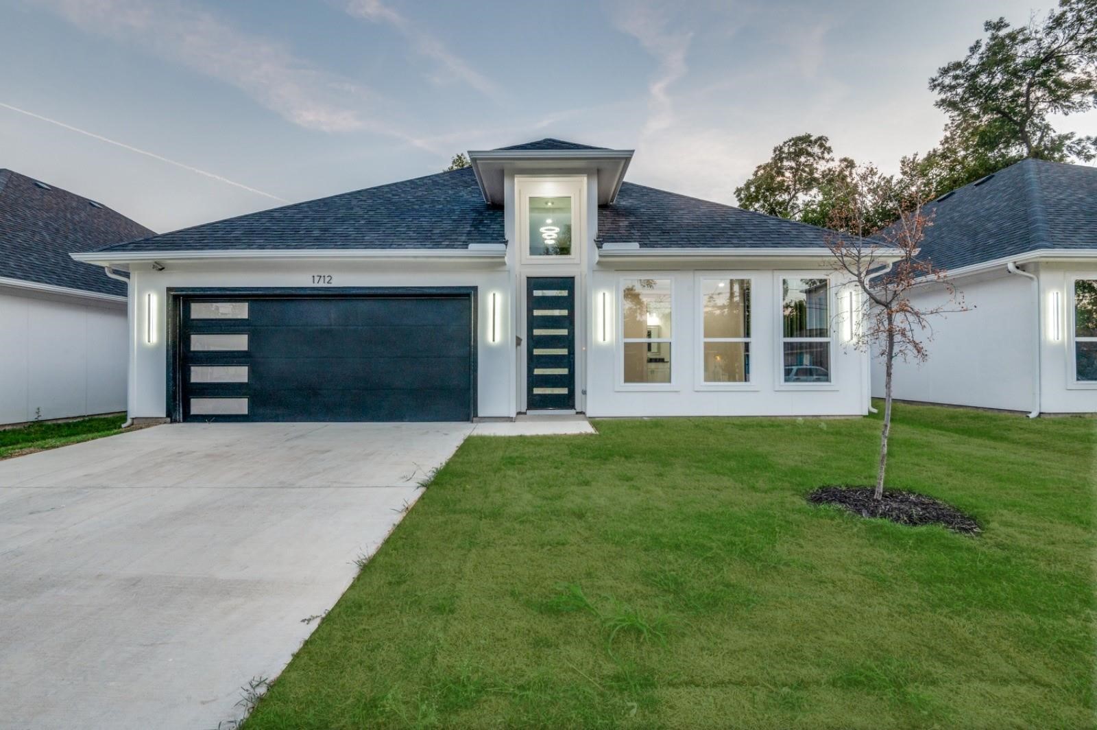 1712 Kraft Street Dallas TX 75212
