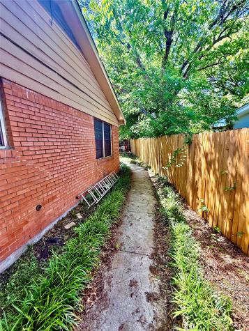 3735 N Hills Drive North Richland Hills TX 76117