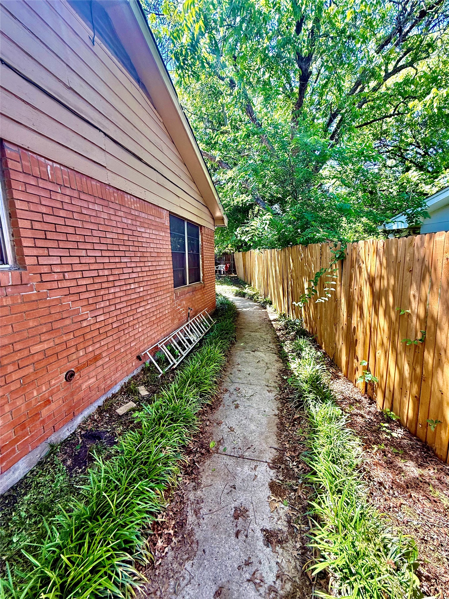 3735 N Hills Drive North Richland Hills TX 76117