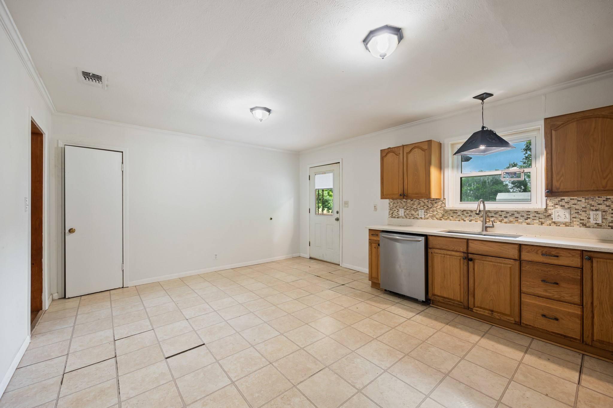 571 S 1st Street Point TX 75472