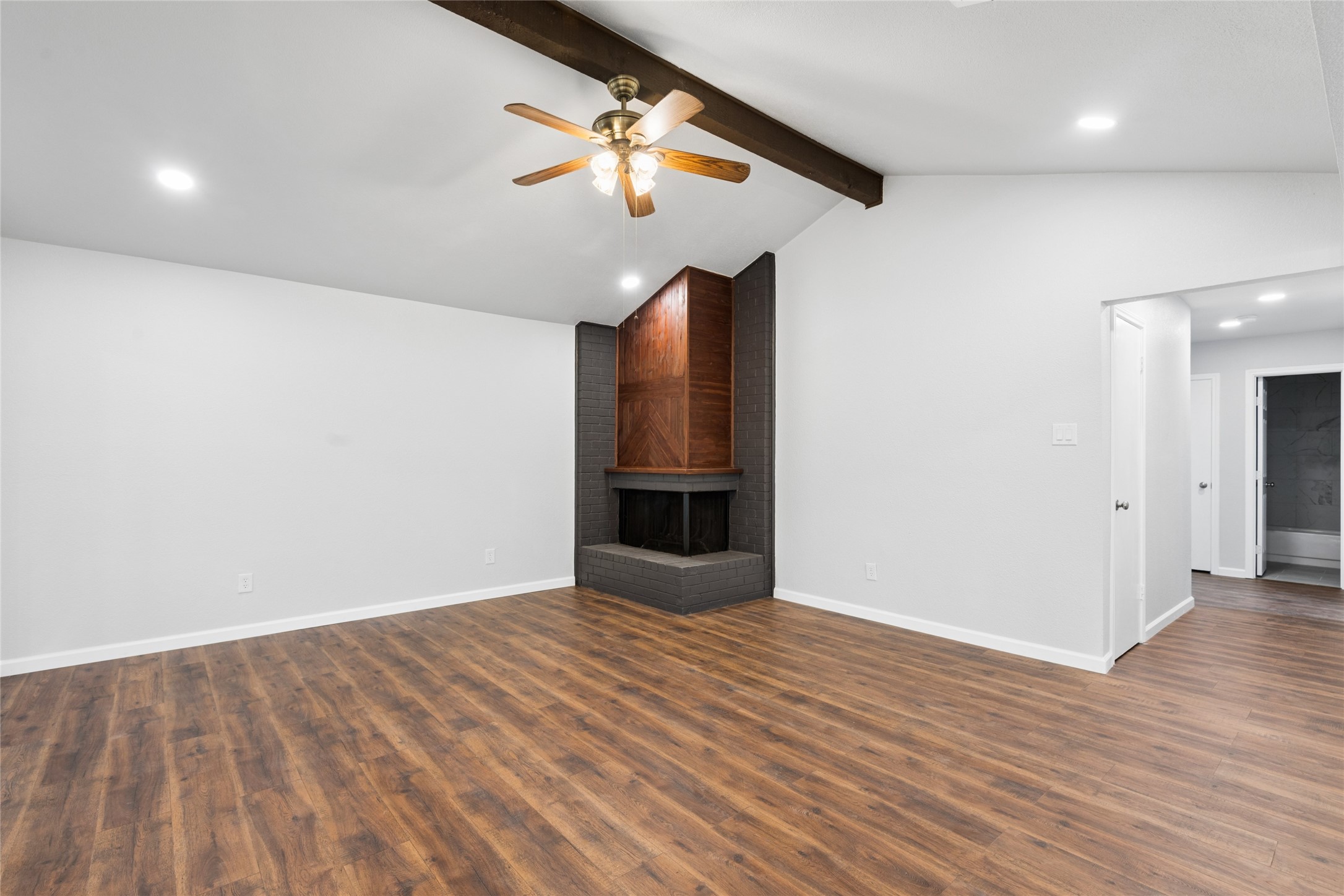 701 Salsbury Circle Arlington TX 76014