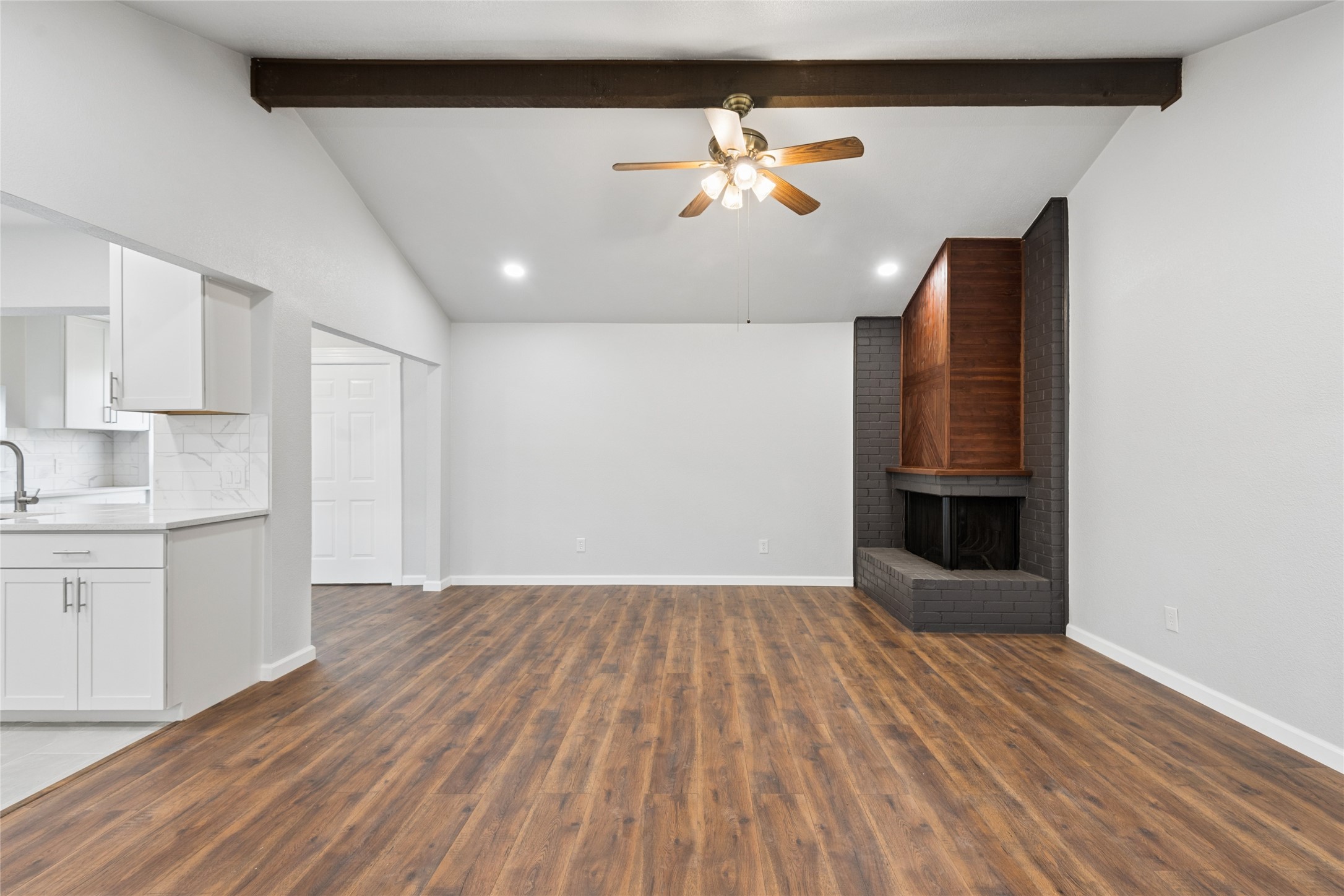 701 Salsbury Circle Arlington TX 76014