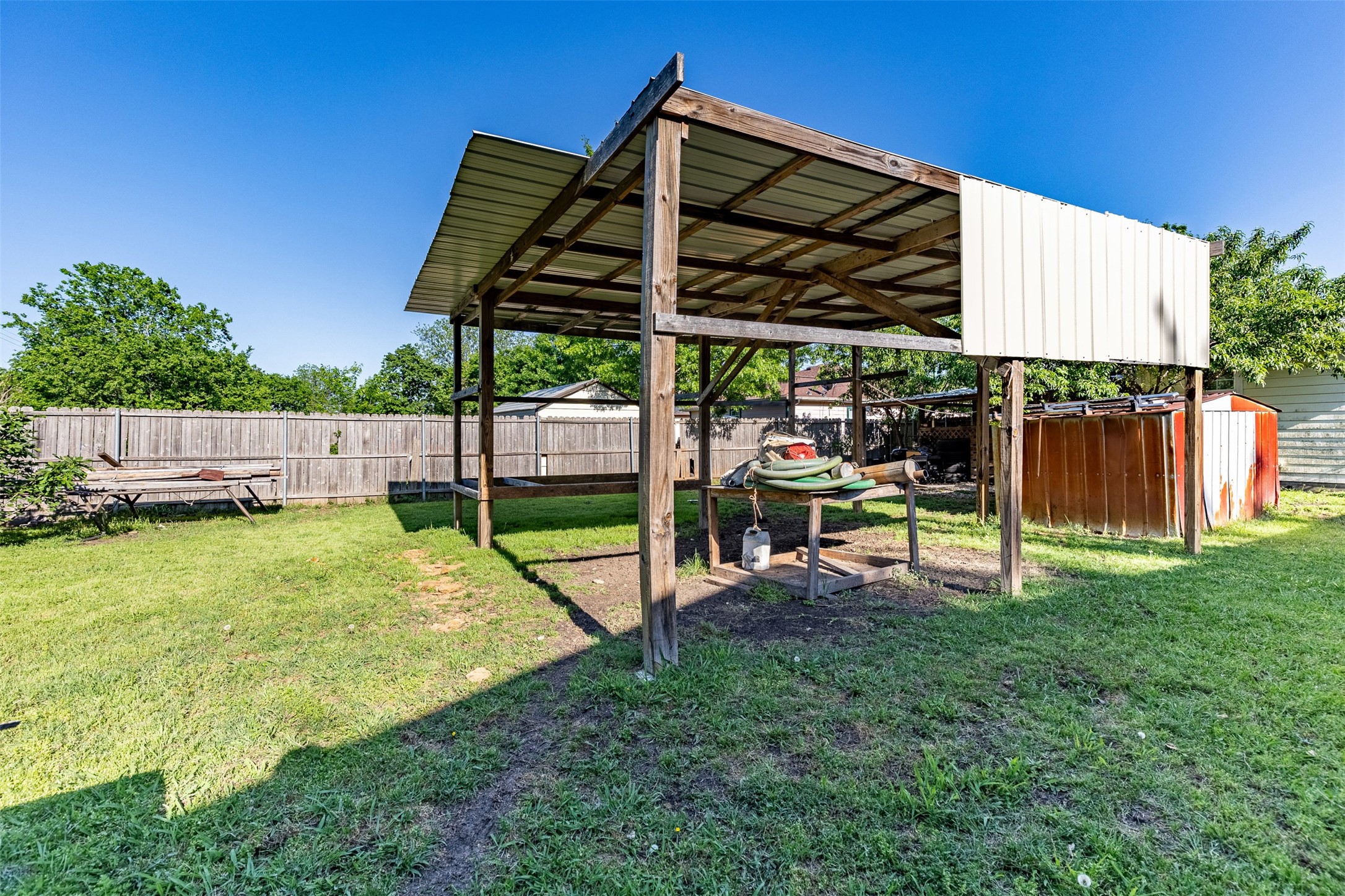 1909 E Alma Avenue Sherman TX 75090