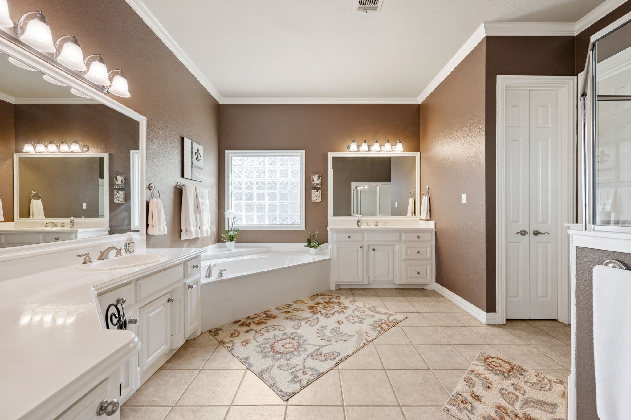 7921 Shady Oaks Drive North Richland Hills TX 76182