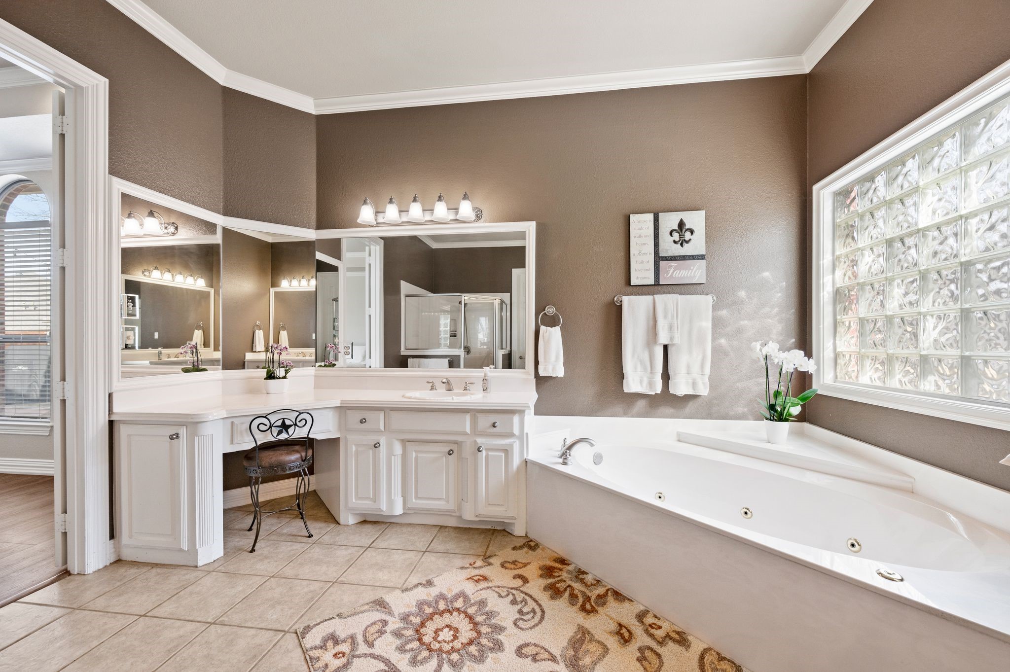 7921 Shady Oaks Drive North Richland Hills TX 76182