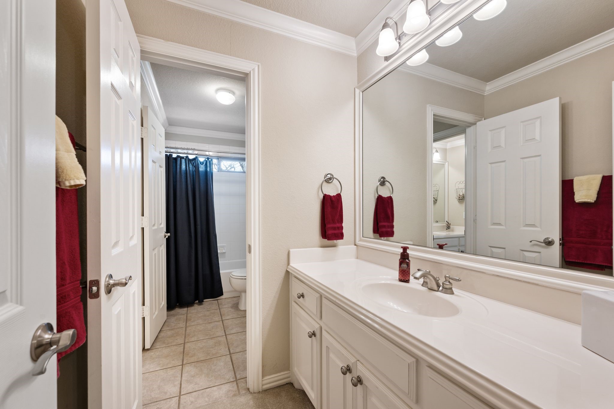 7921 Shady Oaks Drive North Richland Hills TX 76182
