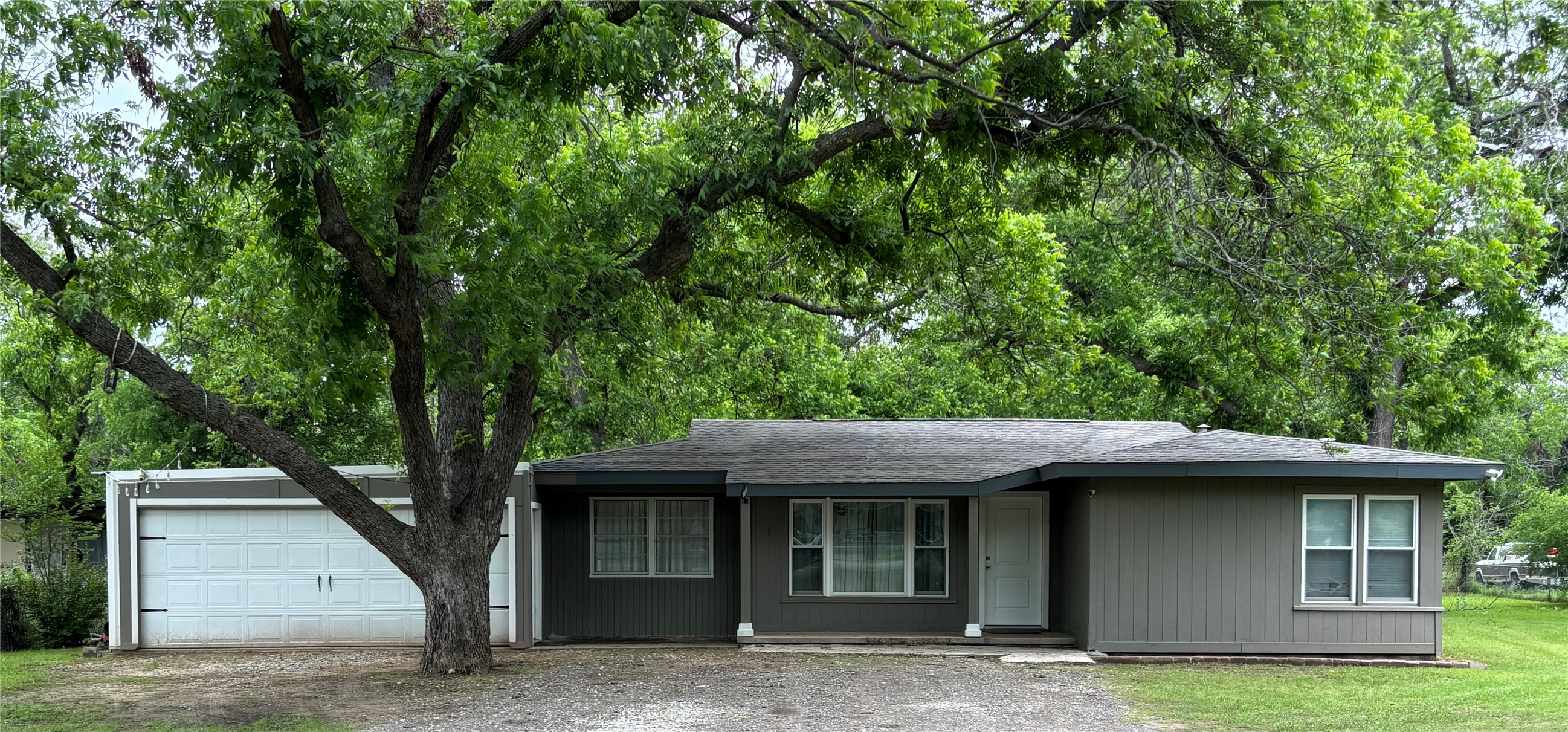 152 County Road 4871 Newark TX 76071