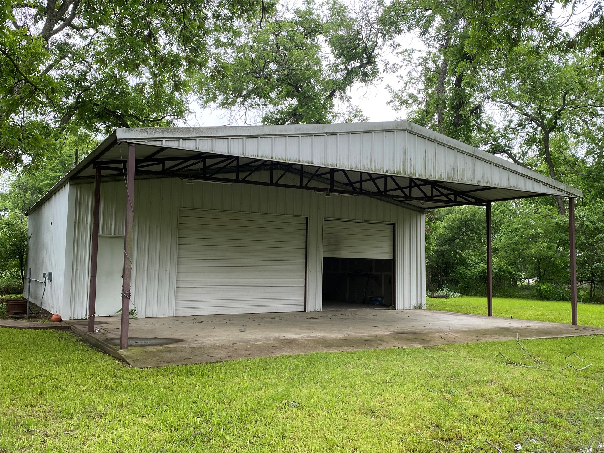 152 County Road 4871 Newark TX 76071