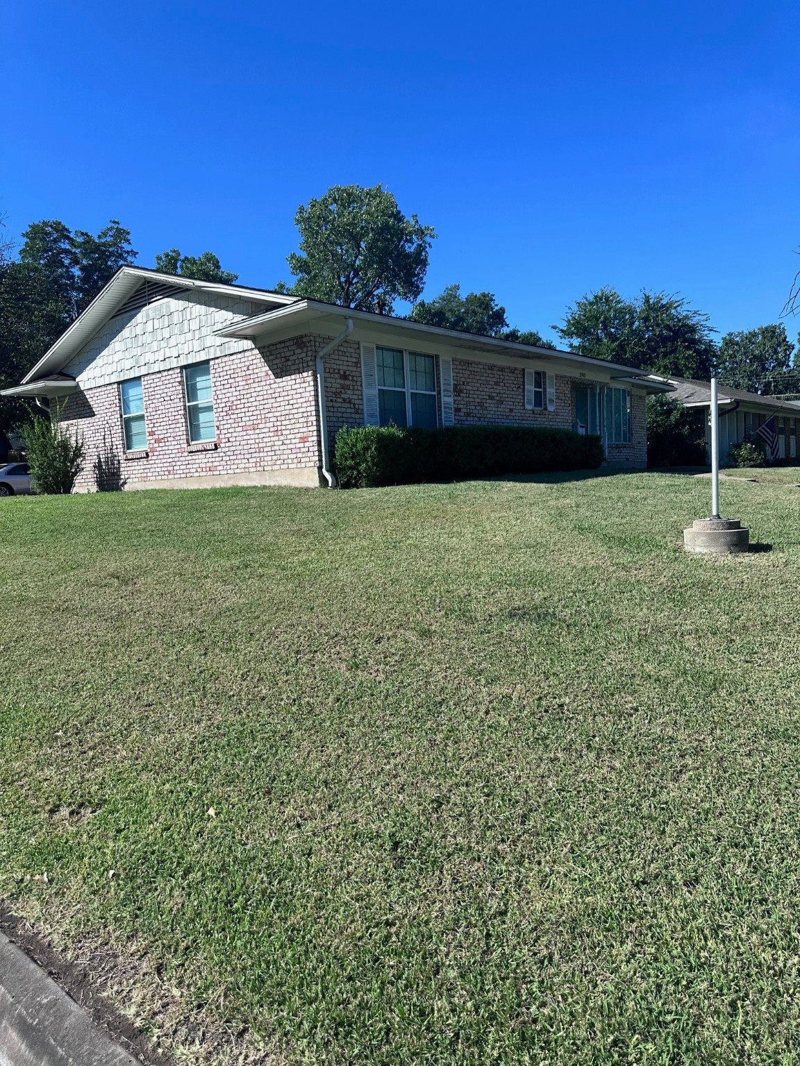 1700 W Belden Street Sherman TX 75092