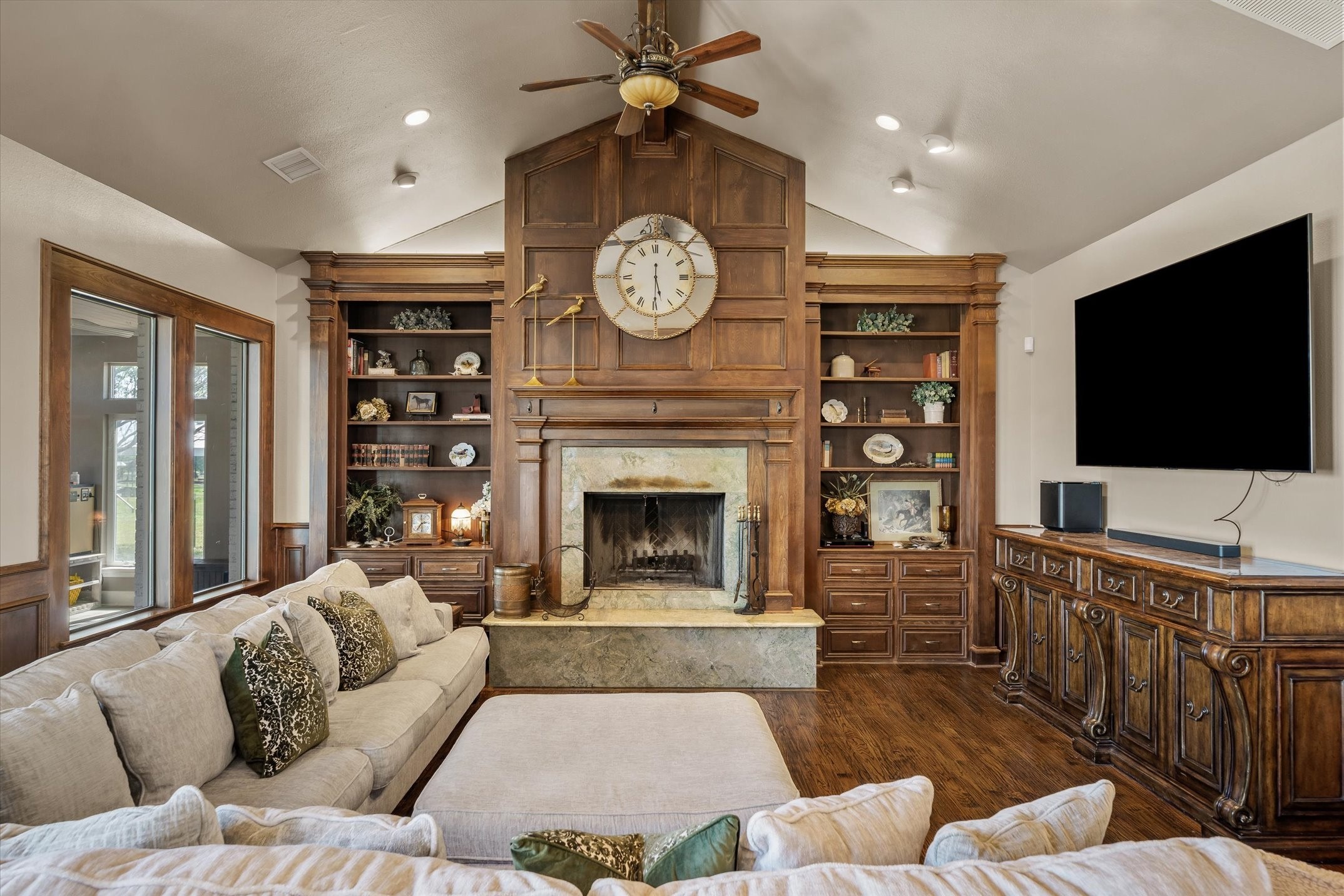 2201 E Fm 813 Ennis TX 75119