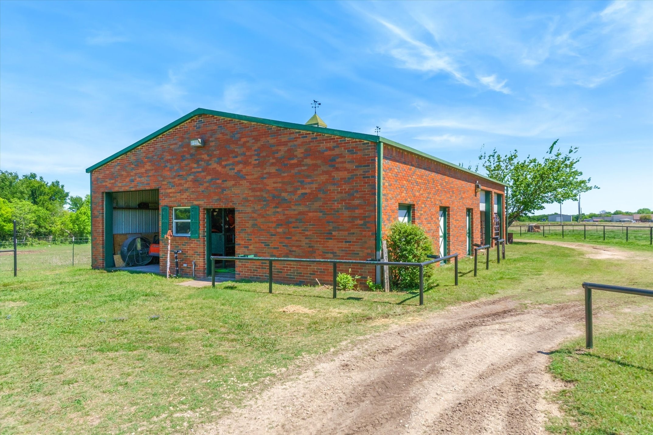 2201 E Fm 813 Ennis TX 75119