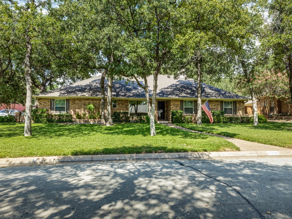 1724 Deauville Court Fort Worth TX 76112