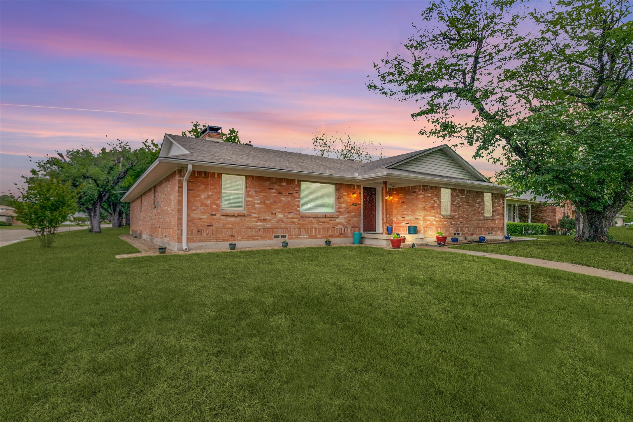 2633 Dorrington Drive Dallas TX 75228