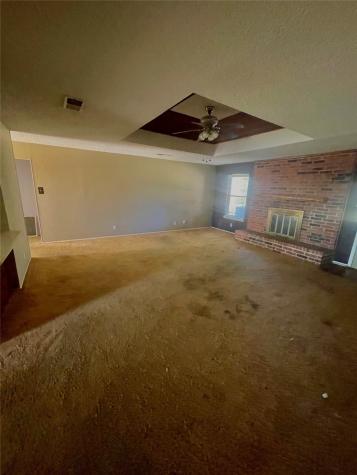 925 42nd Street SW Paris TX 75460