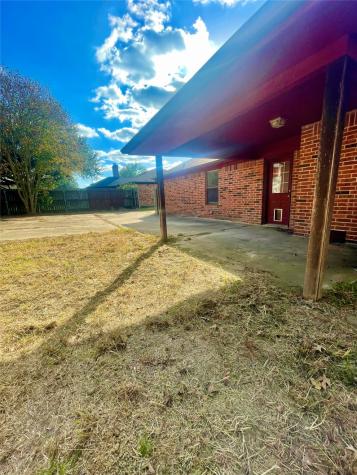 925 42nd Street SW Paris TX 75460